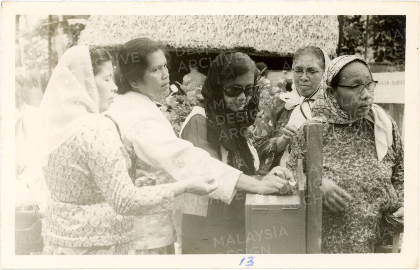 UMNO Members at Makam Mahsuri 01